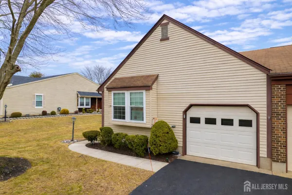 Property Slideshow image 3 of 32 | 14b john paul jones dr, Monroe, NJ, 08831