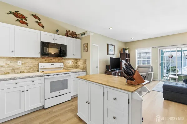 Property Slideshow image 3 of 28 | 13d canterbury dr, Monroe, NJ, 08831