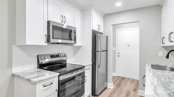 Property Slideshow image 3 of 24 | 204 covered bridge blvd k, Manalapan, NJ, 07726