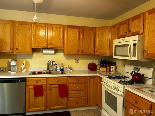 Property Slideshow image 3 of 6 | 314 waxwing dr, Monroe, NJ, 08831