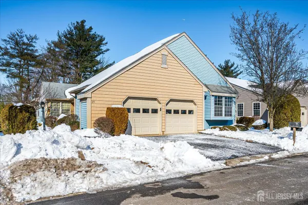 Property Slideshow image 2 of 35 | 25 martin van buren dr, Monroe, NJ, 08831