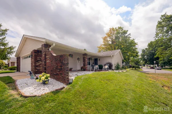 Property Slideshow image 2 of 15 | 167c laurel plz, Monroe, NJ, 08831