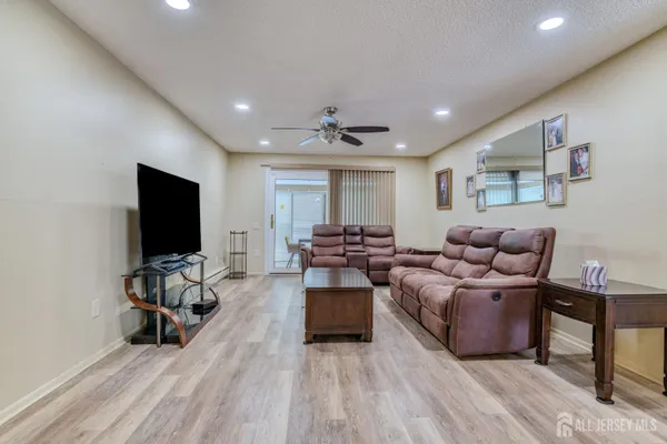 Property Slideshow image 3 of 31 | 110c chatham dr, Monroe, NJ, 08831