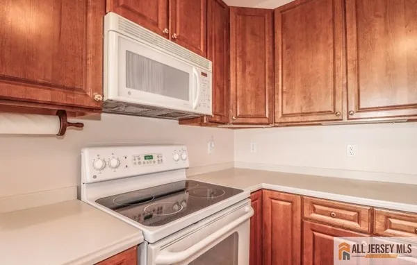 Property Slideshow image 3 of 7 | 3 bray ct, Franklin, NJ, 08873