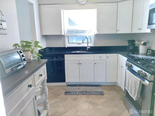 Property Slideshow image 3 of 13 | 35 southampton rd, Toms River, NJ, 08757