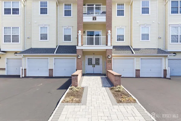 Property Slideshow image 2 of 30 | 2103 avery ct, Franklin, NJ, 08873