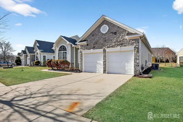 Property Slideshow image 3 of 26 | 110 ridgway dr, Bordentown Twp, NJ, 08505