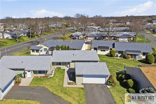 Property Slideshow image 3 of 28 | 21 celtis plz 21b, Monroe, NJ, 08831