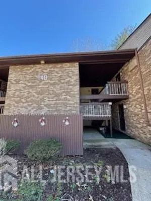 Property Slideshow image 3 of 28 | 140 amberly dr j, Manalapan, NJ, 07726