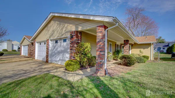 Property Slideshow image 2 of 38 | 370-b duranta plz, Monroe, NJ, 08831