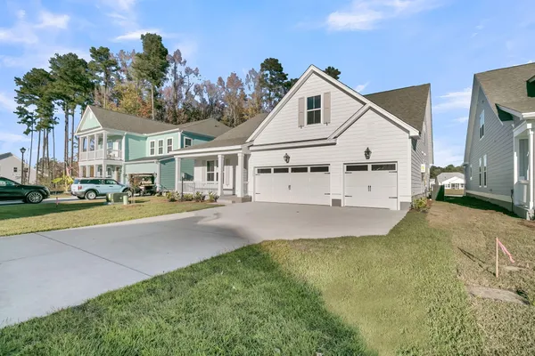 Property Slideshow image 3 of 60 | 773 maynard ln, Summerville, SC, 29486