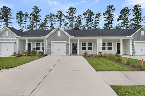 Property Slideshow image 2 of 36 | 950 dusk dr, Summerville, SC, 29486