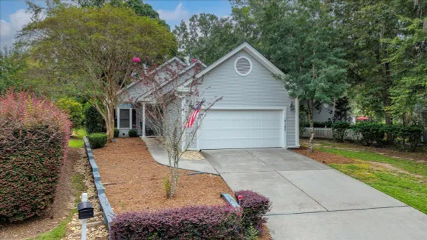 Property Slideshow image 2 of 66 | 9182 spring branch ct, North Charleston, SC, 29406