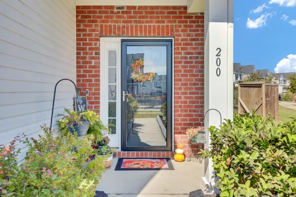 Property Slideshow image 3 of 36 | 200 firewheel ct, Summerville, SC, 29486