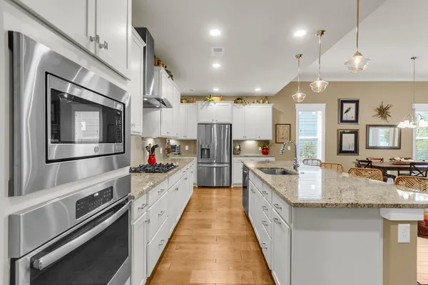 Property Slideshow image 3 of 60 | 3008 aura ln, Summerville, SC, 29483