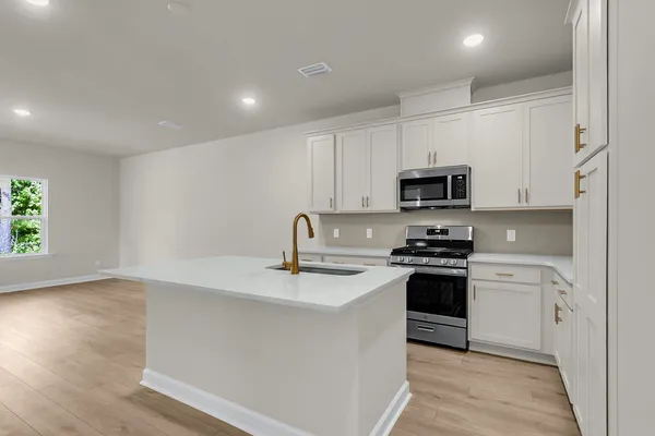 Property Slideshow image 2 of 16 | 924 dusk dr, Summerville, SC, 29486