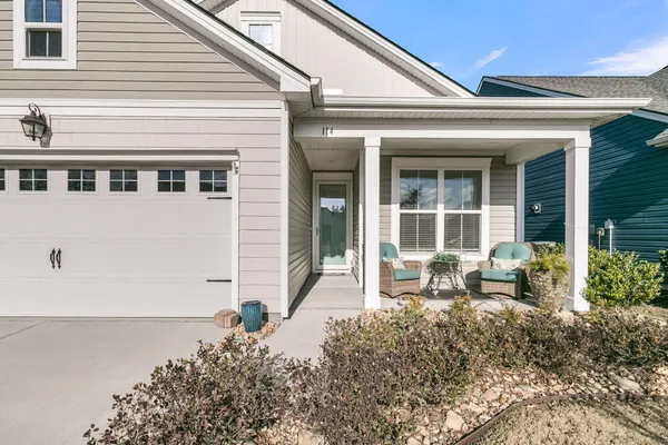 Property Slideshow image 2 of 100 | 114 waves pl, Summerville, SC, 29486