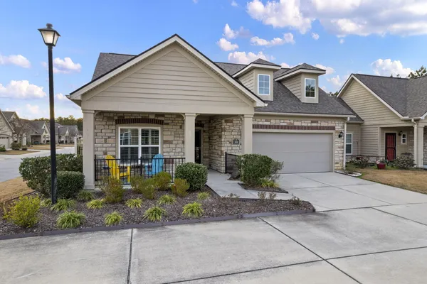 Property Slideshow image 2 of 43 | 301 blakely village ln, Summerville, SC, 29486