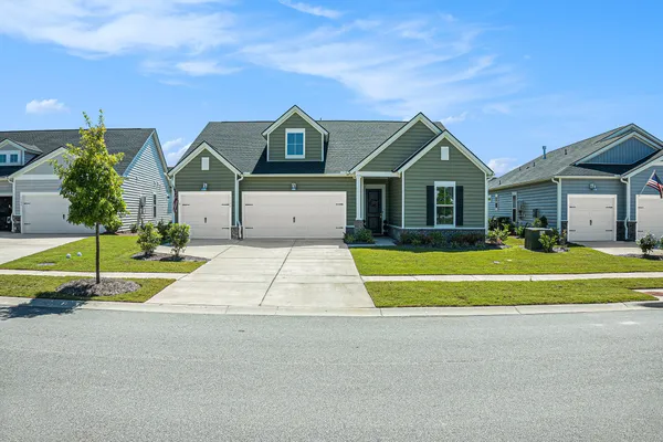 Property Slideshow image 2 of 40 | 1107 bellwether ln, Summerville, SC, 29485