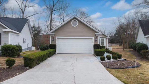 Property Slideshow image 3 of 51 | 2470 shadowcreek ct, North Charleston, SC, 29406