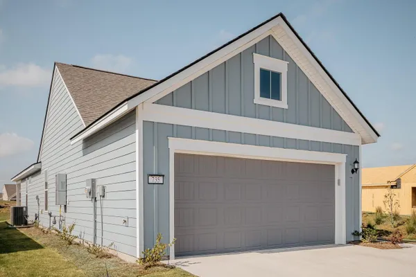 Property Slideshow image 2 of 11 | 735 blue iris way, Summerville, SC, 29486