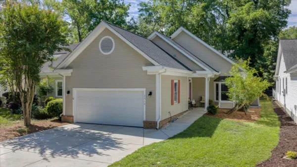 Property Slideshow image 3 of 48 | 2510 shadowcreek ct, North Charleston, SC, 29406