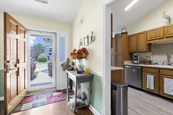 Property Slideshow image 3 of 38 | 2422 hansard dr, North Charleston, SC, 29406