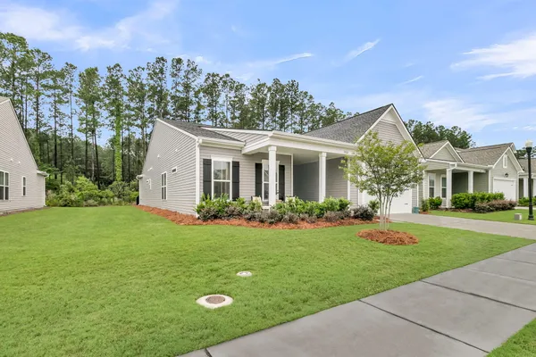 Property Slideshow image 3 of 74 | 582 marsh cove cir, Summerville, SC, 29486