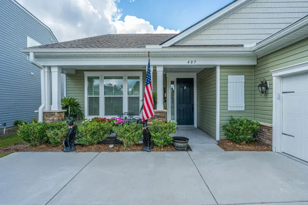 Property Slideshow image 2 of 62 | 407 seaside trl, Summerville, SC, 29486