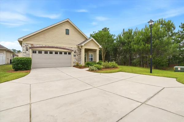 Property Slideshow image 2 of 41 | 268 village stone cir, Summerville, SC, 29486
