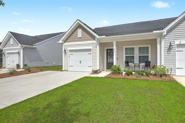 Property Slideshow image 3 of 36 | 941 dusk dr, Summerville, SC, 29486