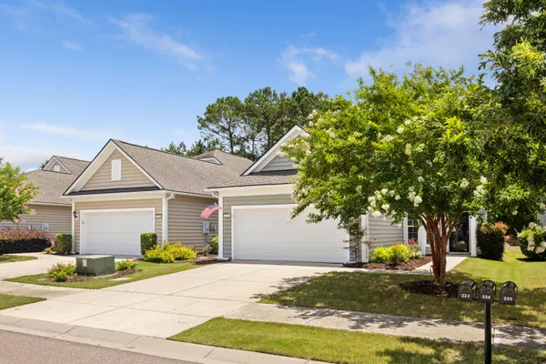 Property Slideshow image 2 of 52 | 223 waterfront park dr, Summerville, SC, 29486