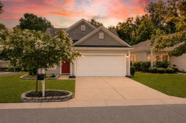 Property Slideshow image 2 of 58 | 2658 woodfield ct, North Charleston, SC, 29406