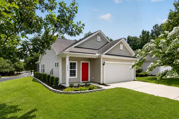 Property Slideshow image 3 of 58 | 2658 woodfield ct, North Charleston, SC, 29406