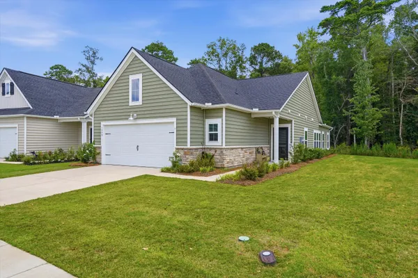 Property Slideshow image 2 of 22 | 1008 grace field ave, Summerville, SC, 29485