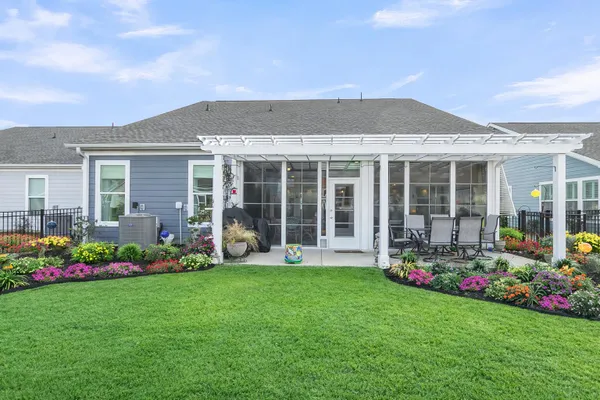 Property Slideshow image 2 of 63 | 5004 song sparrow way, Summerville, SC, 29483