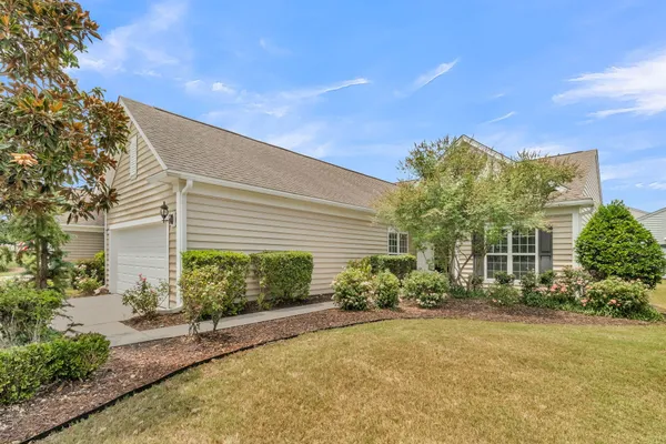Property Slideshow image 2 of 65 | 407 waterlily way, Summerville, SC, 29486