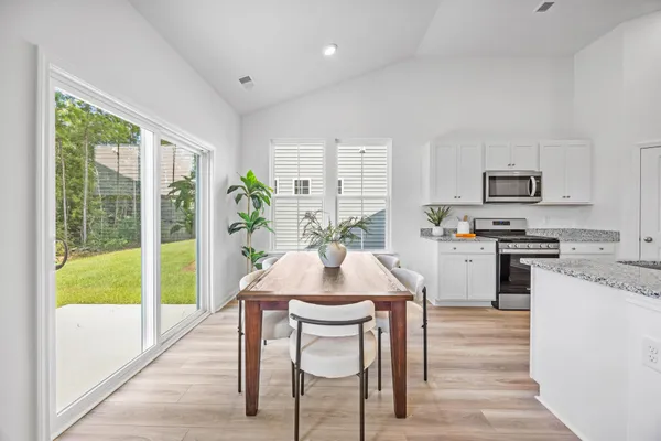 Property Slideshow image 2 of 7 | 100 summerwind dr 123, Summerville, SC, 29486