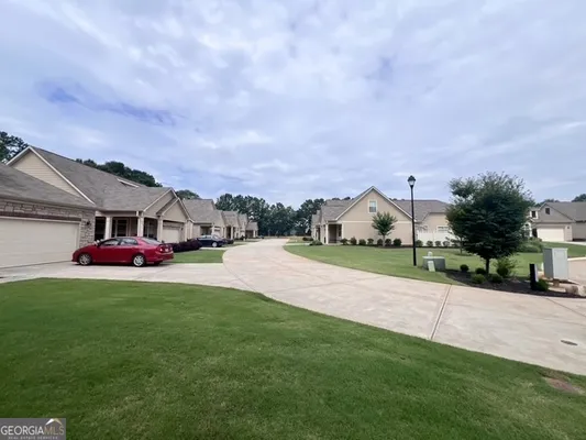 Property Slideshow image 3 of 51 | 245 fenwick cir, Mcdonough, GA, 30253