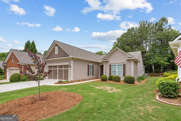 Property Slideshow image 2 of 51 | 6413 monarch ct, Hoschton, GA, 30548
