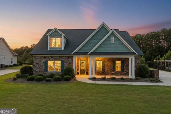 Property Slideshow image 2 of 40 | 120 sweetbriar farm rd, Woodstock, GA, 30188