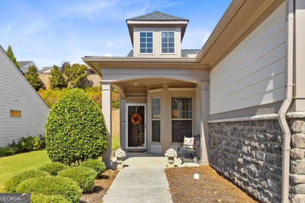 Property Slideshow image 3 of 37 | 5627 maple bluff way, Hoschton, GA, 30548