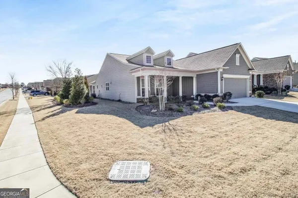 Property Slideshow image 2 of 18 | 800 firefly ct, Griffin, GA, 30223