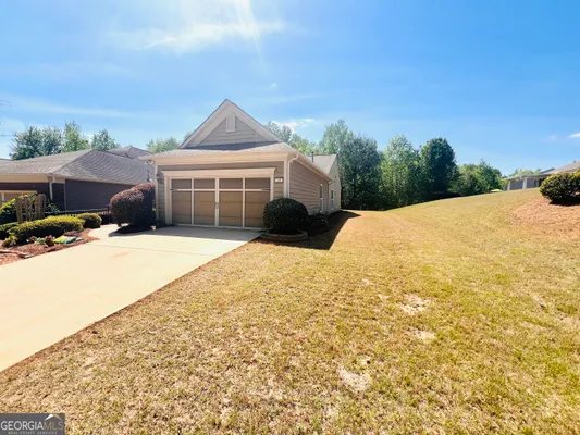 Property Slideshow image 2 of 17 | 130 magic lily dr, Griffin, GA, 30223