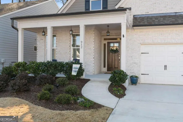 Property Slideshow image 3 of 48 | 912 lucky ln, Woodstock, GA, 30188