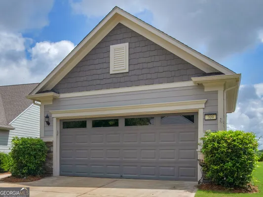 Property Slideshow image 2 of 41 | 709 bay skipper ct, Griffin, GA, 30223