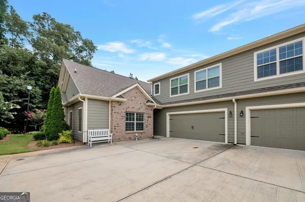 Property Slideshow image 2 of 30 | 2268 grove valley way 9, Marietta, GA, 30064