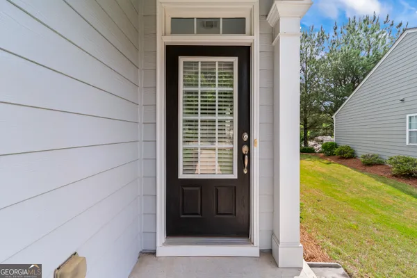 Property Slideshow image 3 of 39 | 6233 greenstone cir, Hoschton, GA, 30548