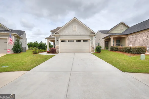 Property Slideshow image 2 of 73 | 6022 rollingwood way, Hoschton, GA, 30548