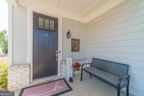 Property Slideshow image 2 of 45 | 196 chatuge dr, Hoschton, GA, 30548